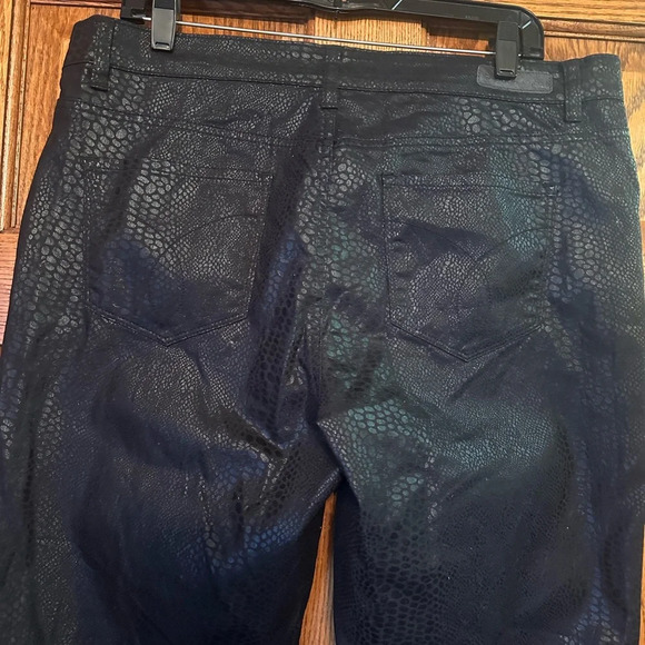 Black snakeskin look jeans - Picture 2 of 4